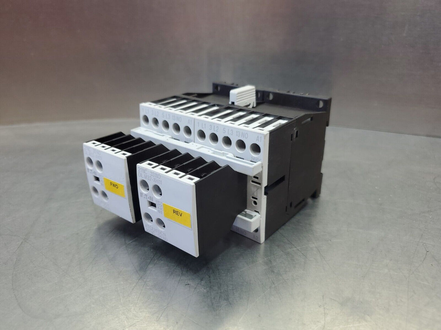 Eaton DIL M7-10 XTCE007B10 M007B Contactor w/DIL M32-XHI11 Module.          4E-6