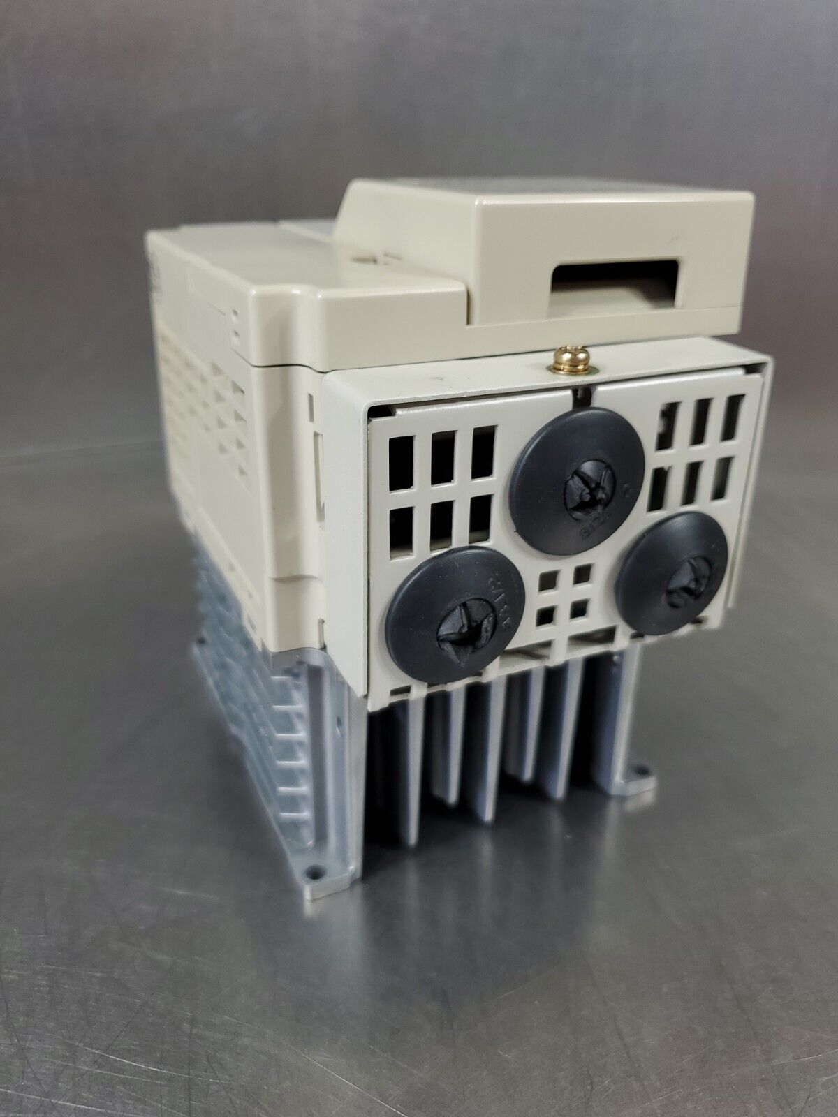 YASKAWA CIMR-V7NU40P7 SPEC:40P71 V7N Varispeed DeviceNet Drive.               1C