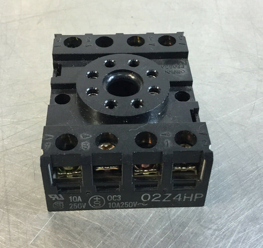 Omron  PF083A-E  Relay Socket 8Pin 10A 250V     4C