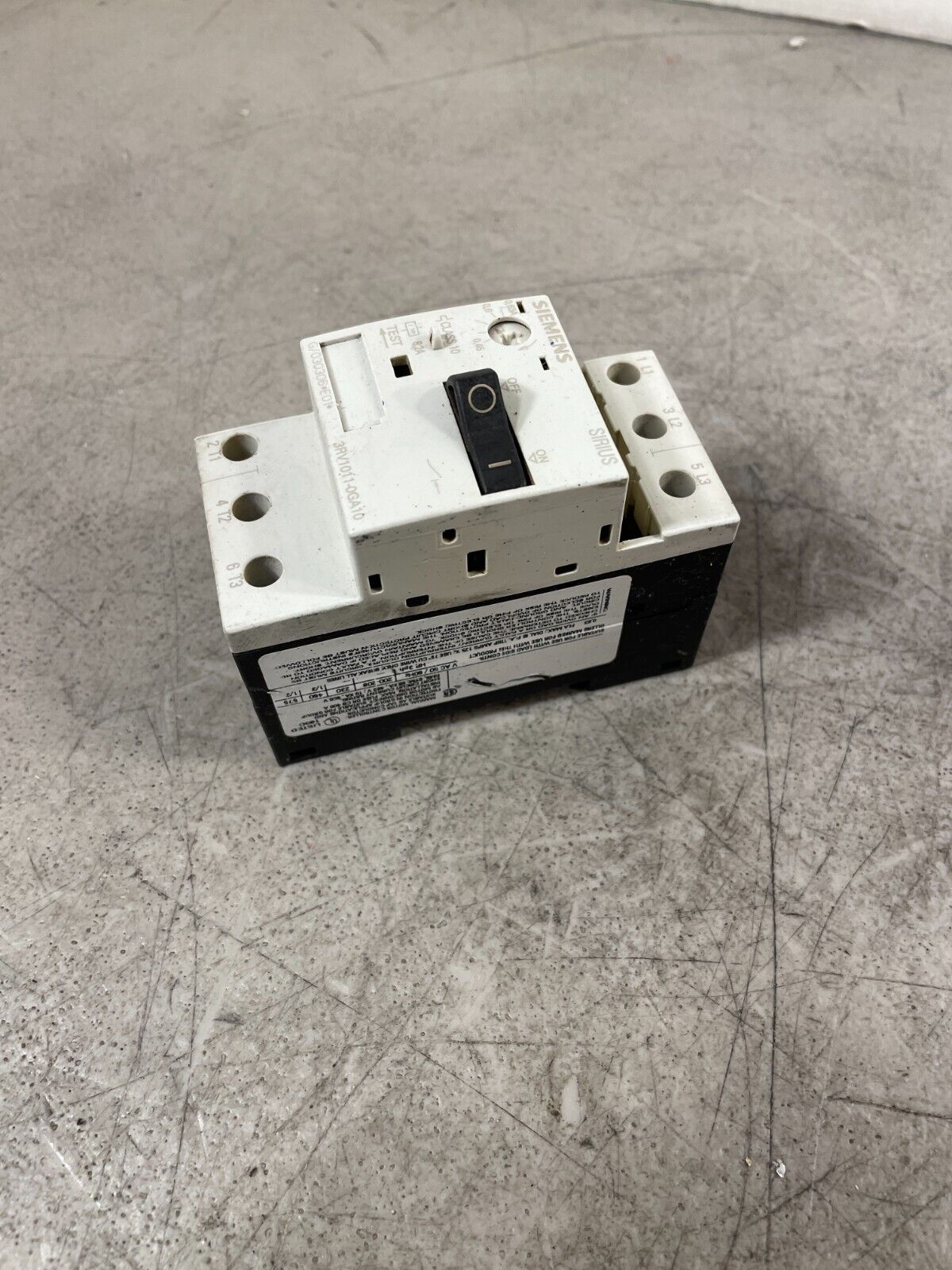 Siemens 3RV1 3RV1011-0GA10 Sirius Innovation Motor Protection Circuit Breaker 2D
