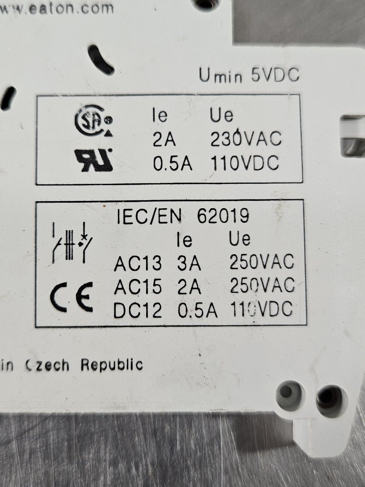 EATON WMZSAUX AUXILIARY SWITCH 110V 2A (SET OF 3). IEC/EN 62019.        Loc 4C-3