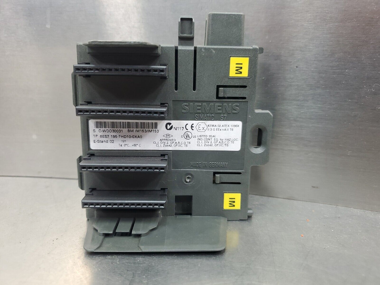 Siemens SIMATIC S7 6ES7 195-7HD10-0XA0 Bus Module.                         3E-20