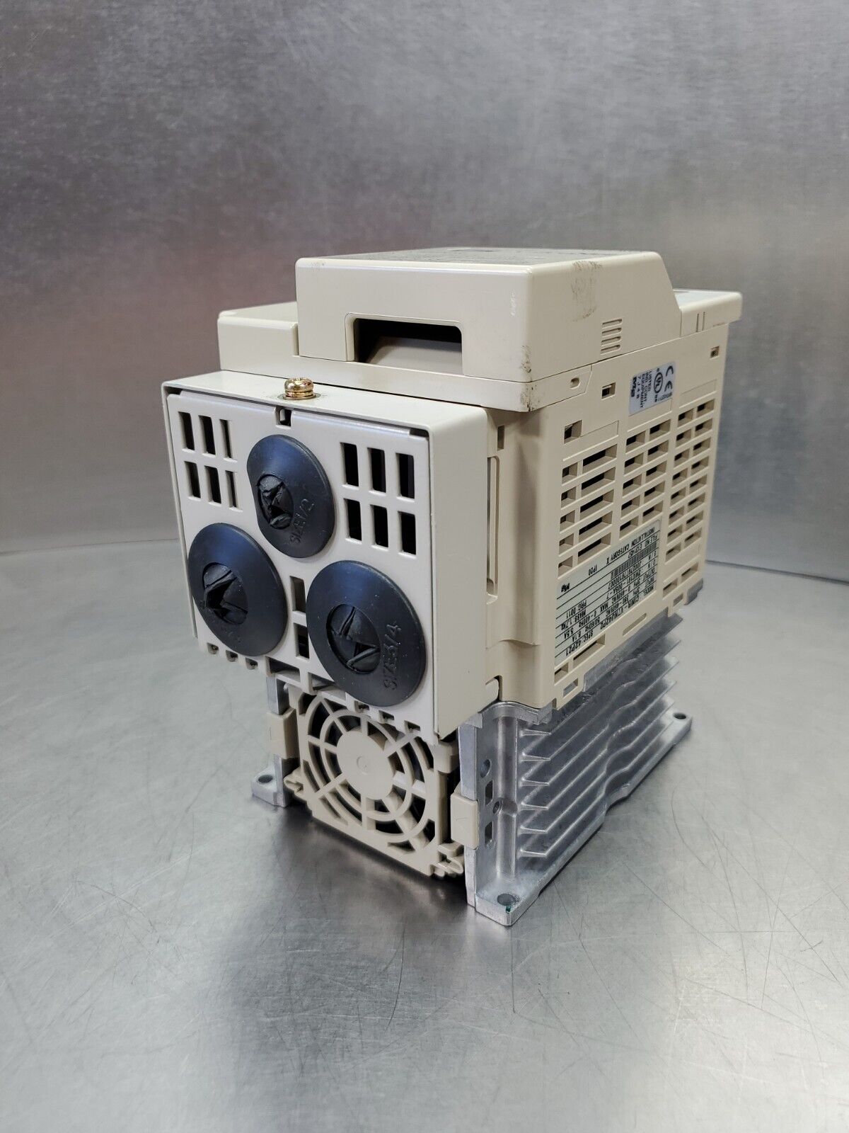 Yaskawa V7N (CIMR-V7NU42P2) 3PH 460V VARISPEED DRIVE.                         1C