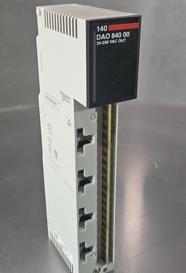 Schneider 140DAO84000 24-230 VAC OUT MODICOM QUATUM Module              Loc3D-23