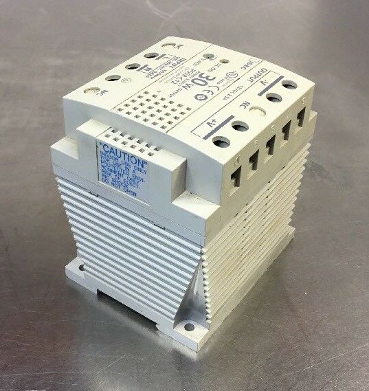 Idec PS5R-C12 PS5RC12 Power Supply 12VDC 2.5A     4C