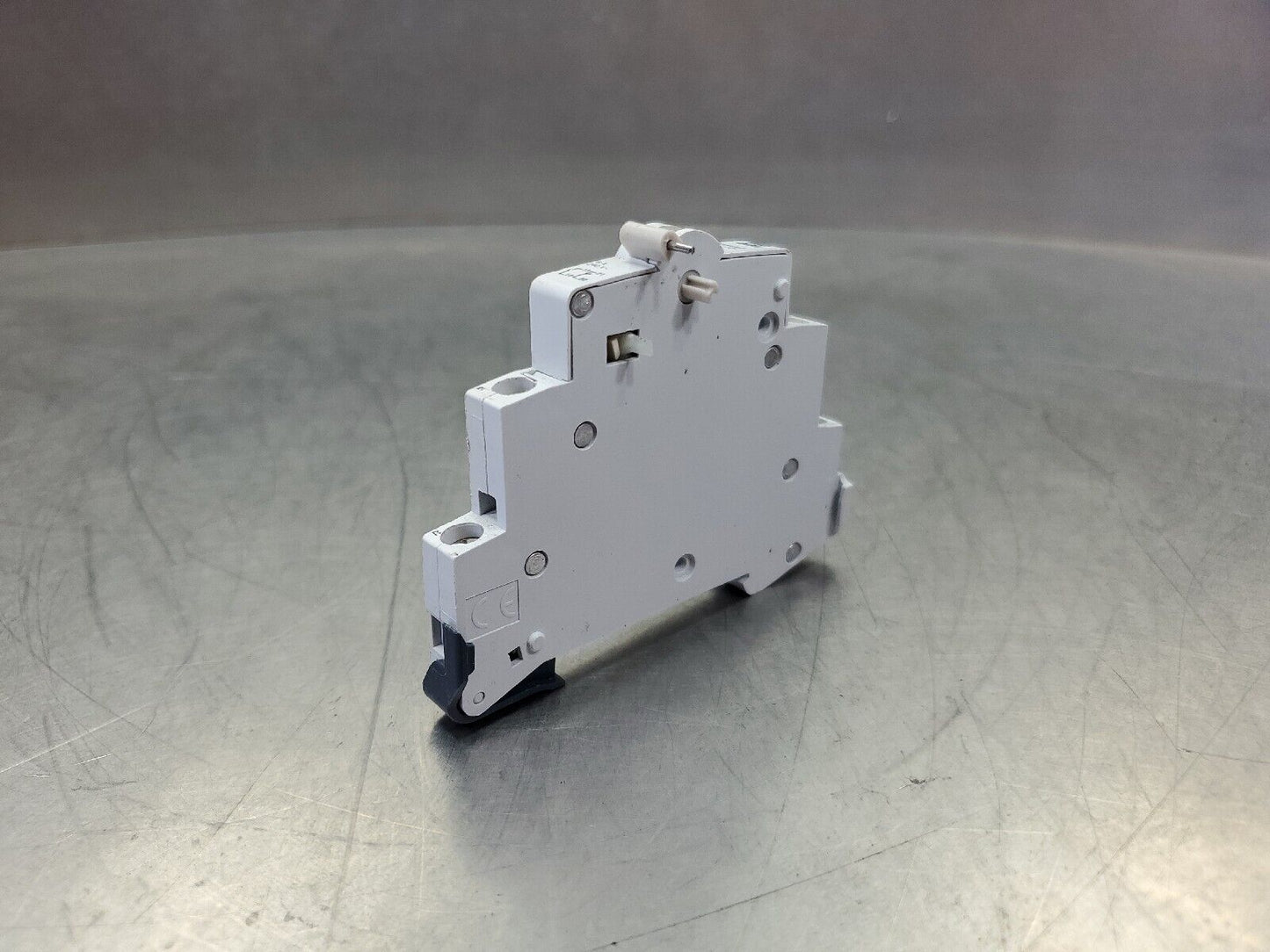 Cutler-Hammer WAX1A1B 6A 240V Auxiliary Contact.                           4E-11