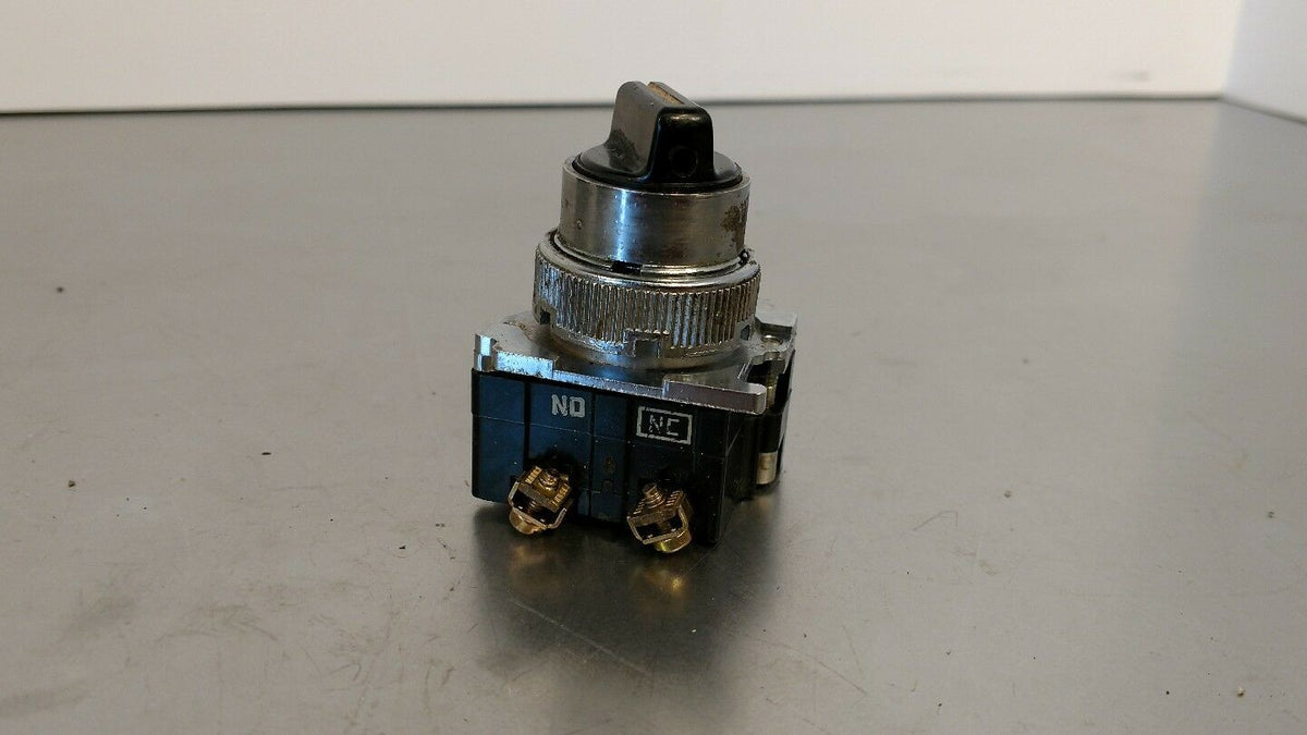 CUTLER-HAMMER 10250T Black Selector Switch 4A