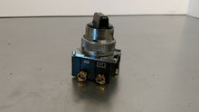 Load image into Gallery viewer, CUTLER-HAMMER 10250T Black Selector Switch 4A
