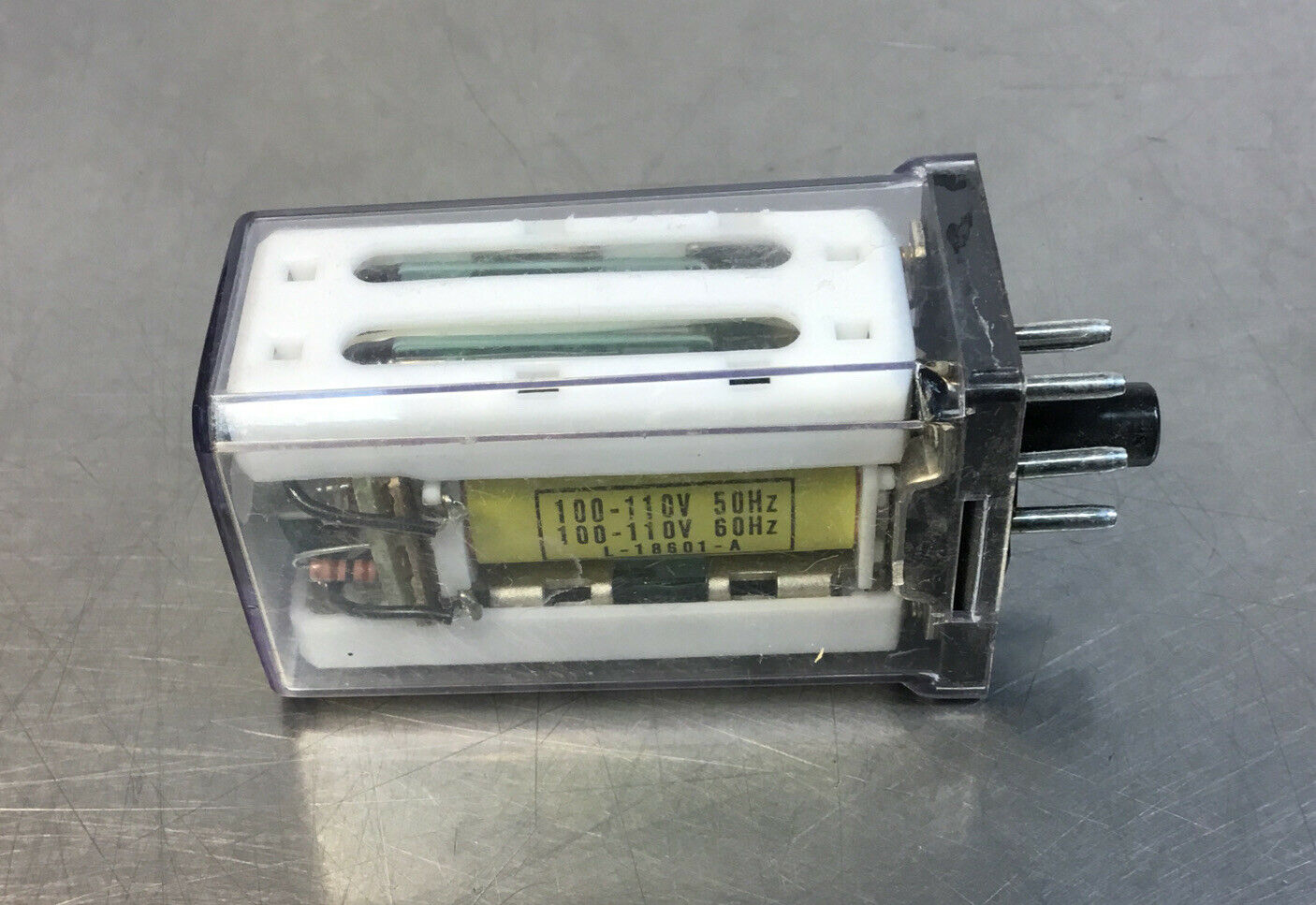 YASKAWA  RB-3P530LU  Control Relay.     4C