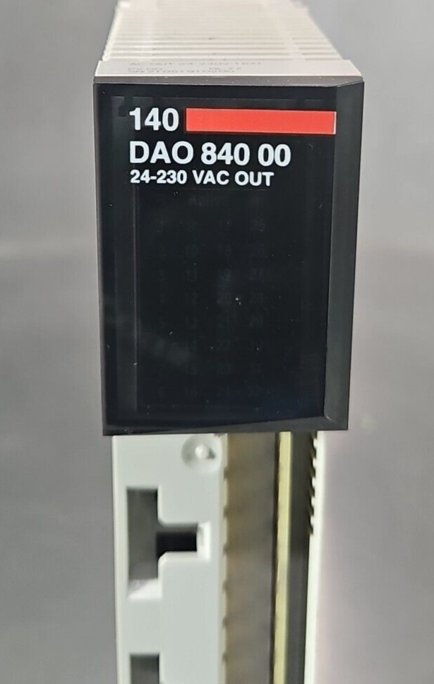Schneider 140DAO84000 24-230 VAC OUT MODICOM QUATUM Module              Loc3D-23
