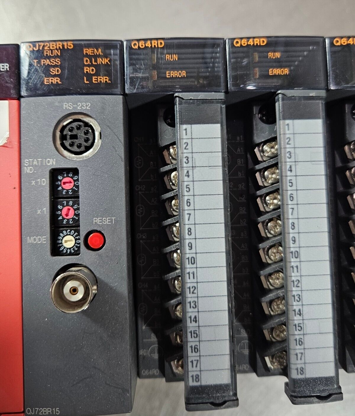 MITSUBISHI BASE: Q312B. MELSEC Q61P-A1/QJ72BR15/Q64RD/Q62AD-DGH.   Loc 3A-23