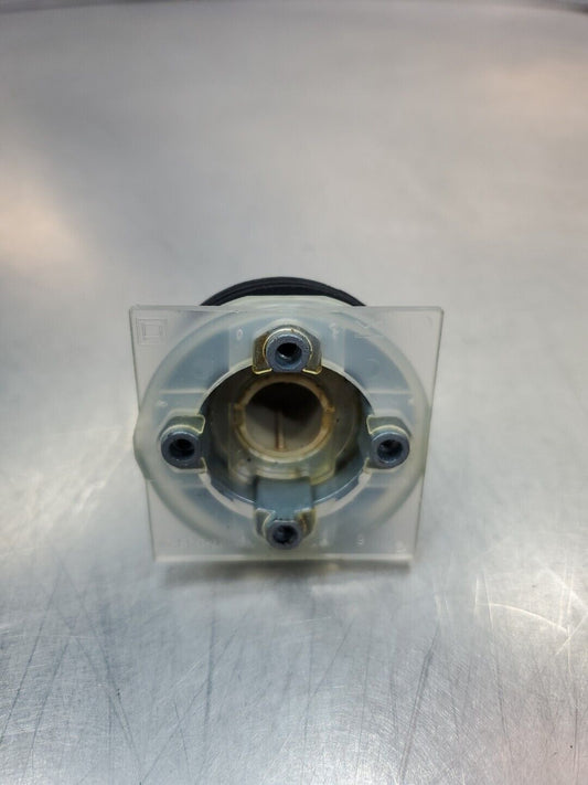 Square D 65097-049-01 Red PushButton Switch.                               4E-19