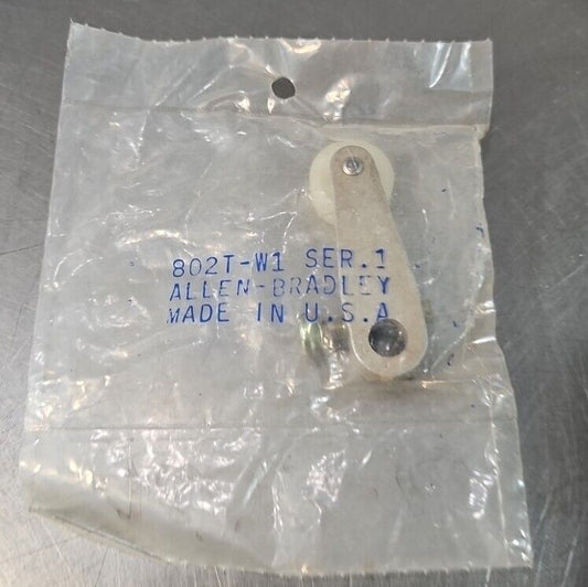 Allen Bradley 802T-W1 Limit Switch Roller Lever Arm Nylon Roller.       Loc4E-26