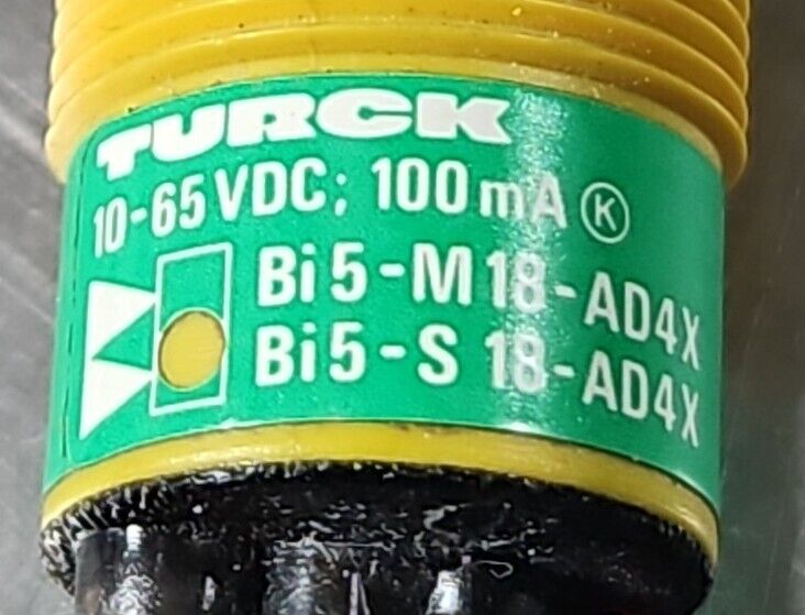 Turck BI5-S18-AD4X Proximity Sensor.                                   Loc5E-21