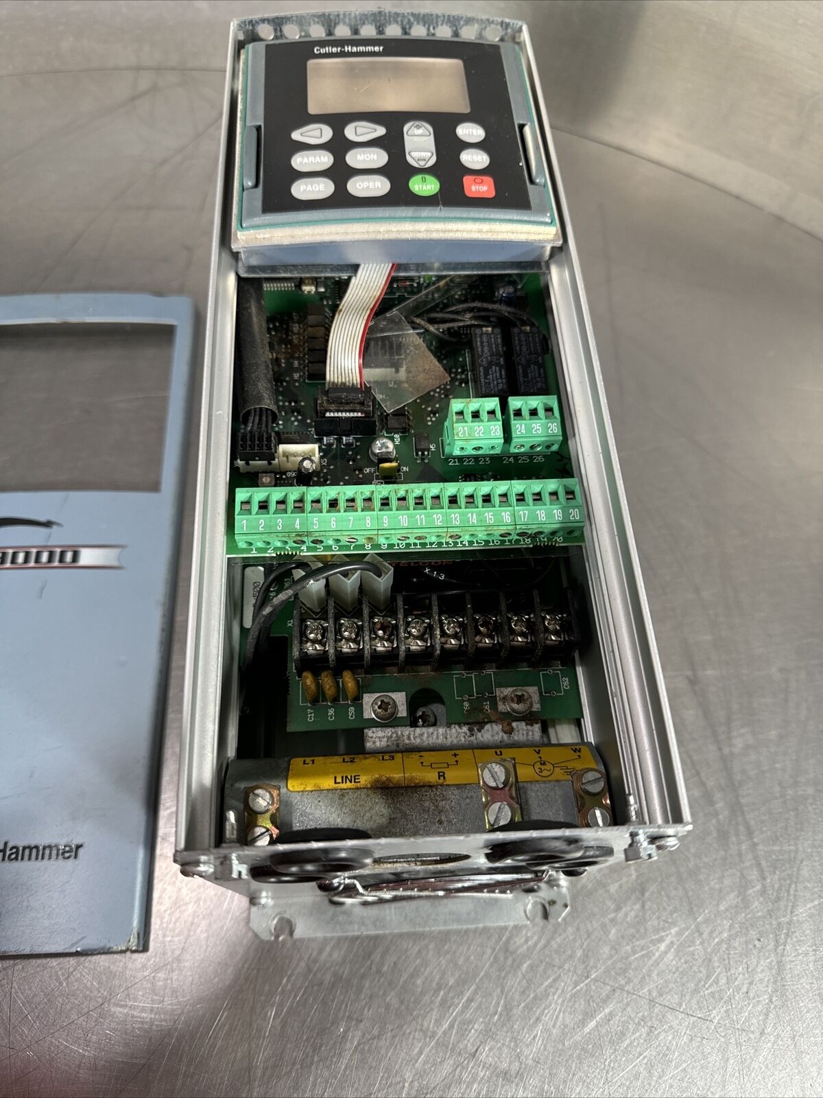 Eaton CH SV9000 SV9F30AC-5M0B00 3 HP 480vAC VFD VARIABLE FREQUENCY DRIVE @2A