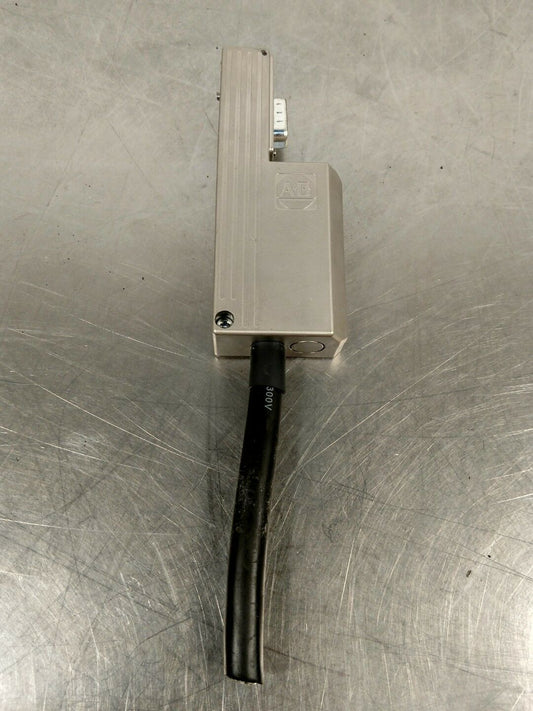 Allen Bradley 2090-K6CK Servo Motor 26-Pin Male IO Connector w/Sheath Cable 3D-9