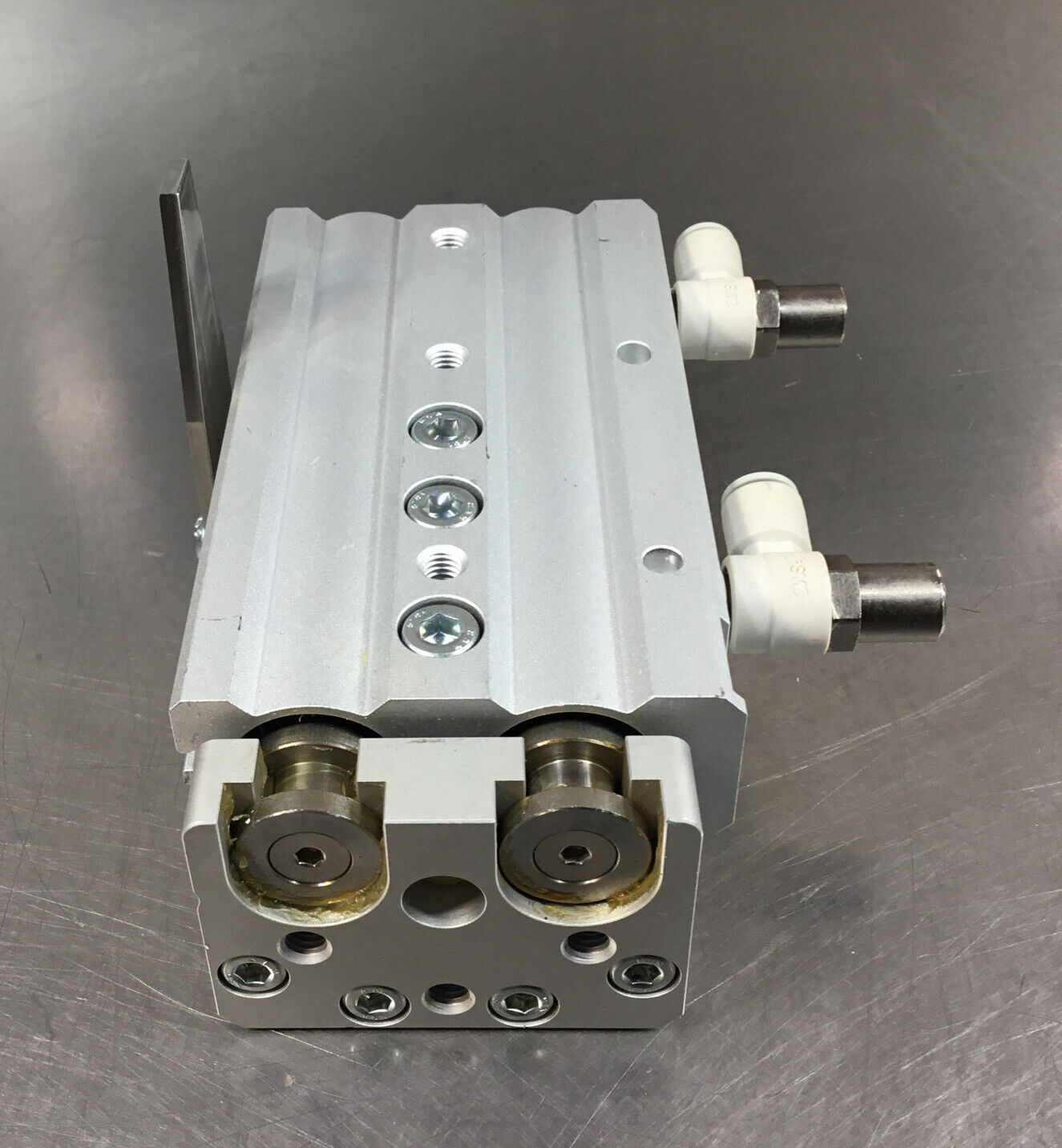 SMC  MXQ20-50  Slide Cylinder  Press. 0.15~0.7 MP a      6D