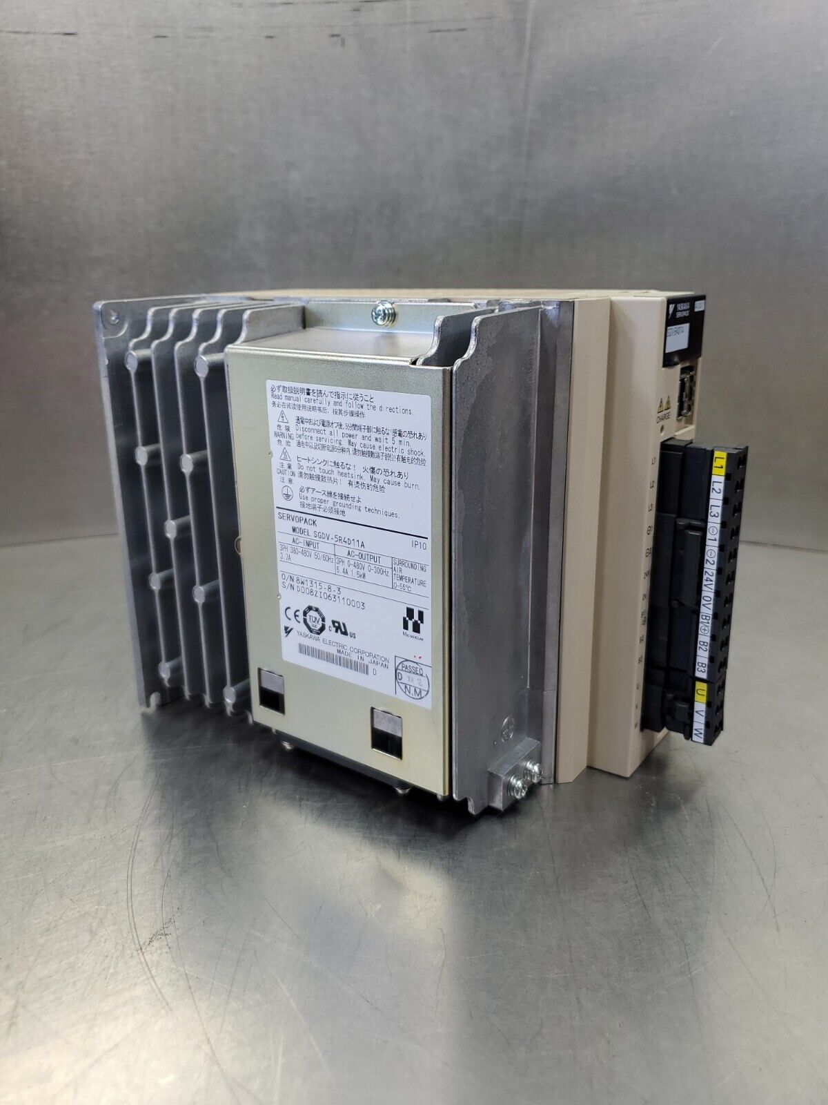 Yaskawa SGDV-5R4D11A 400V Servopack Servo Drive.                              1C