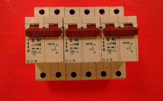 MOELLER CIRCUIT BREAKER AZ-L10A w HI10  220/380V *USED*    4B