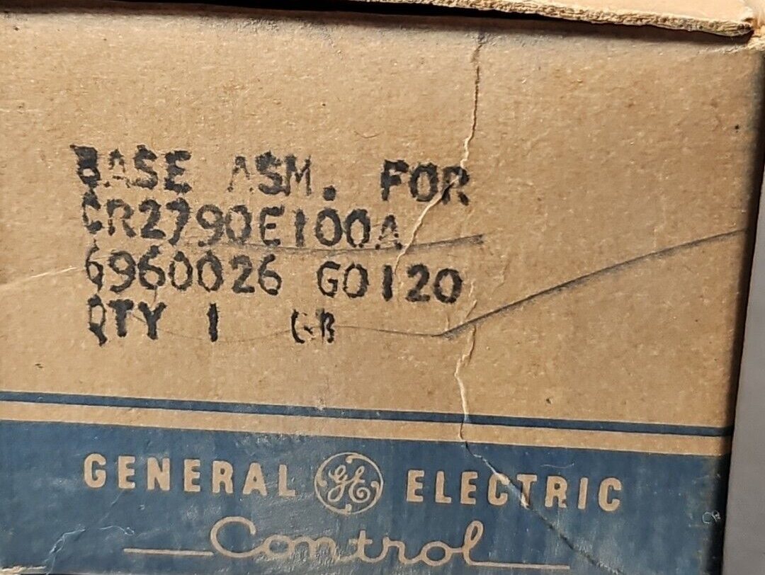 General Electric CR2790E100A base for relay.                    Loc4E15