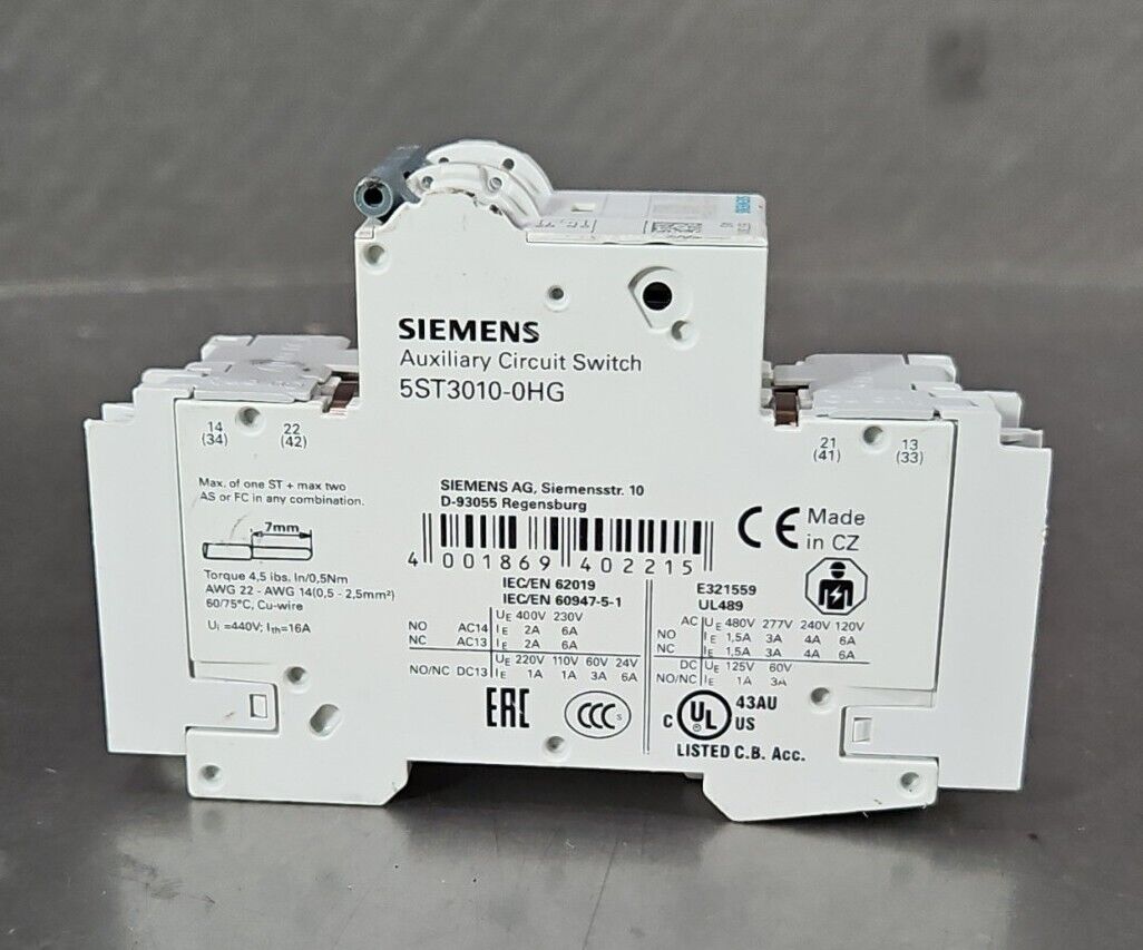 Siemens 5ST3010-0HG Auxiliary Circuit Switch.                             4E-17