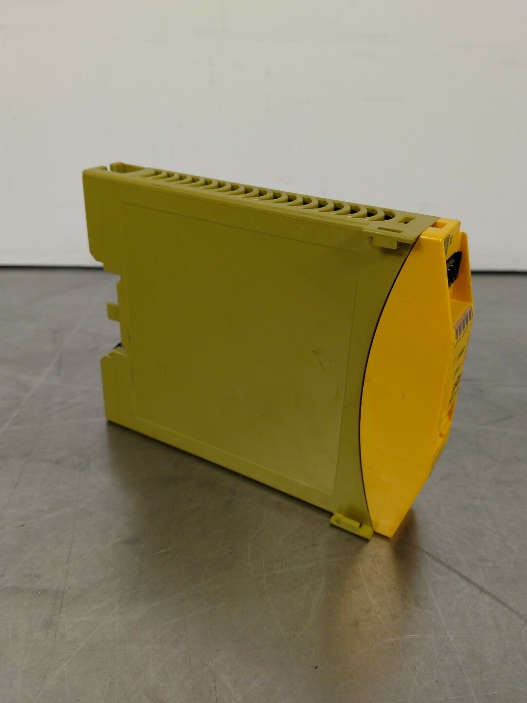 PILZ PNOZ mi1p SAFETY RELAY EXPANSION MODULE 773400                         3D-2