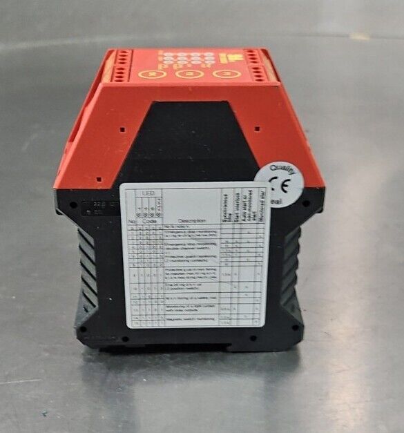 OMROM STI SR130DD00 Safety Relay 1.25A 24DC Sin Rail Mount.             Loc 3B-9