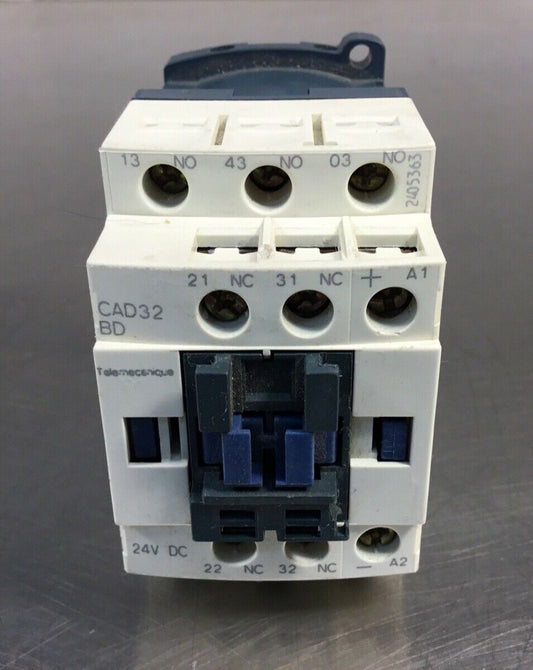 Telemecanique CAD32BD Contactor 24VDC     4E-8