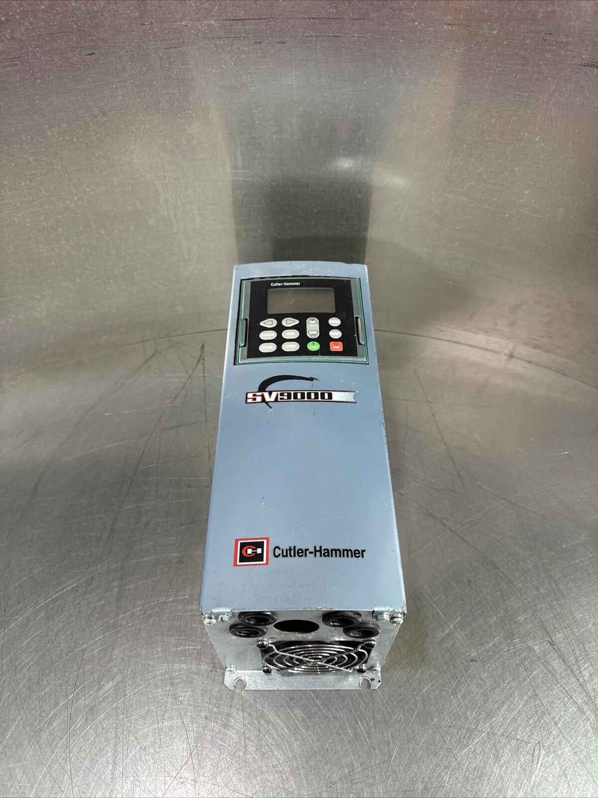 Eaton CH SV9000 SV9F30AC-5M0B00 3 HP 480vAC VFD VARIABLE FREQUENCY DRIVE @2A