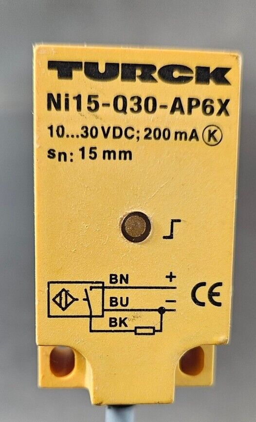 Turck Ni15-Q30-AP6X Inductive Sensor.                                   Loc5E-20