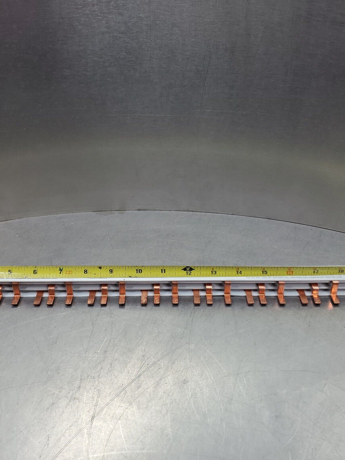 ALLEN BRADLEY 1492-A3B8 SER. A (20.25 IN; 29 PIN) BUS BAR.                  4E-2