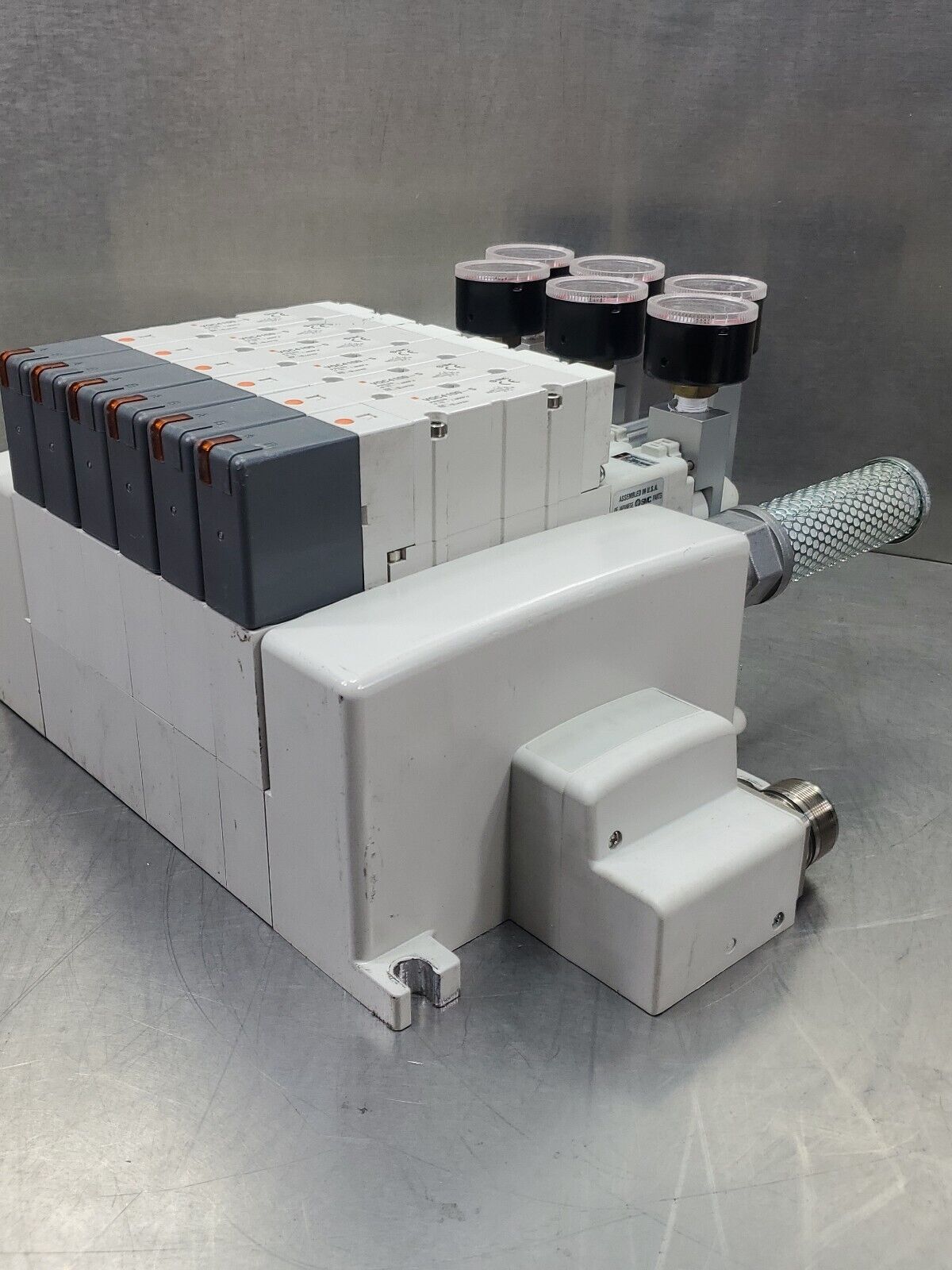 SMC HHB-113628 Manifold w/(6) VDC4100-5 Solenoid Valves & US21928 Modules  6E-10