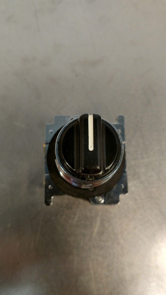 CUTLER-HAMMER 10250T Black Selector Switch 4A