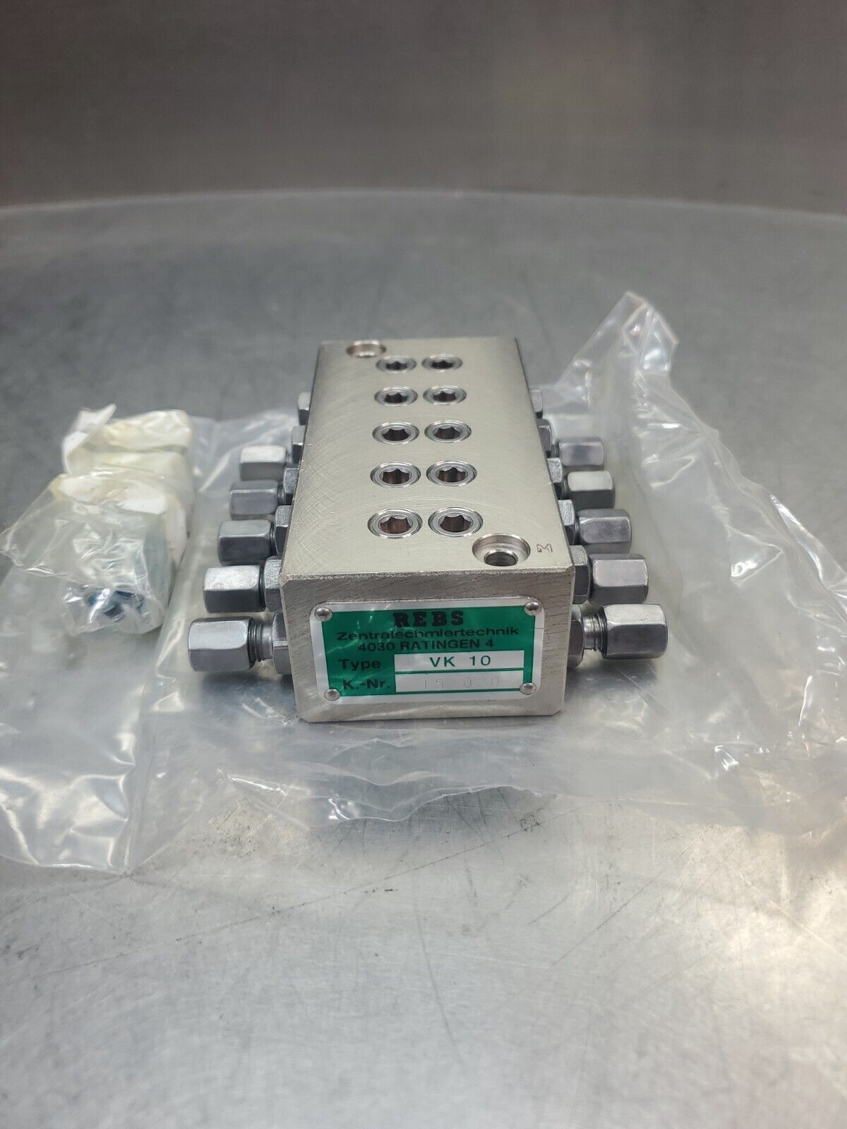 REBS Type VK10 Manifold 10-Port Module.                                       6D