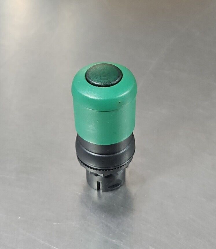 ALLEN BRADLEY 800FP-LMP43 PUSH PULL GREEN ILLUMINATED 40MM PLASTIC. L    oc 4E-6