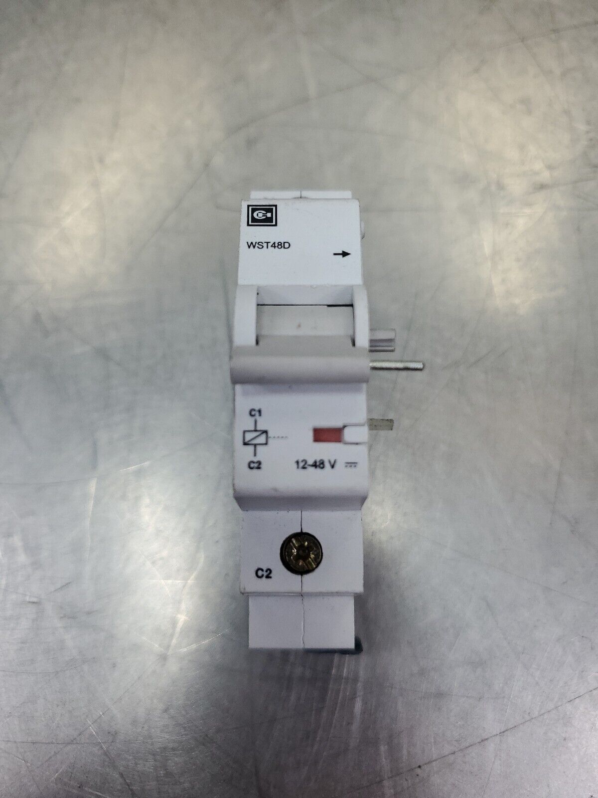 Cutler-Hammer WST48D 12-48 V Shunt Trip Breaker.                          4E-11