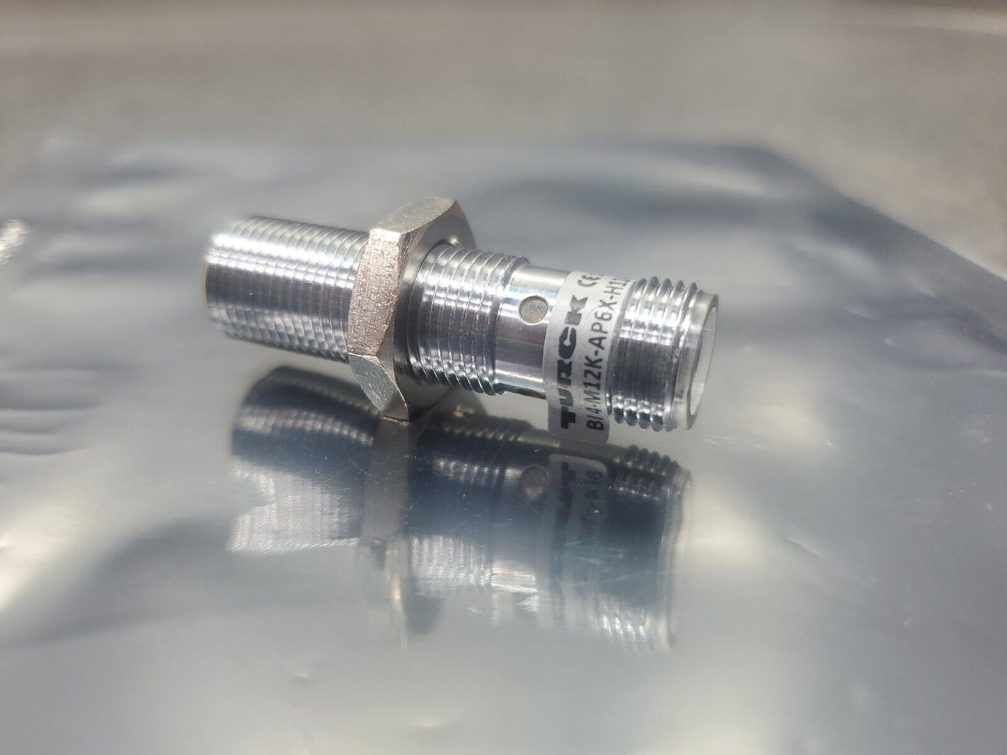 Turck BI 4-M12K-AP6X-H1141 Proximity Sensor.                                5-E2