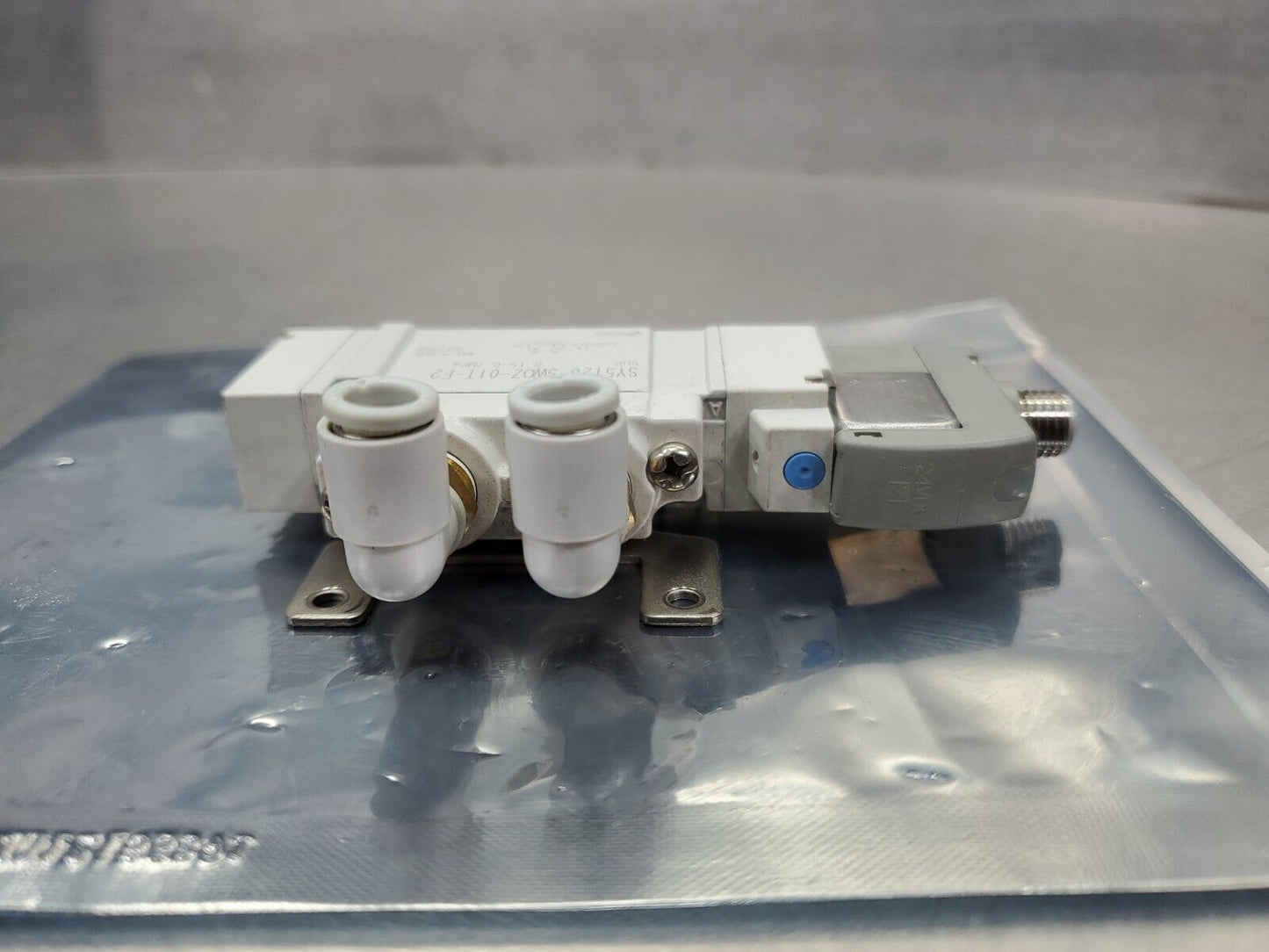 SMC SY5120-5W0Z-01T-F2 SOLENOID VALVE 0.15-0.7MPA.                          6-E1