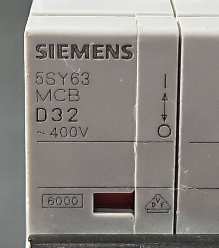 Siemens 5SY63 MCB D32 Circuit Breaker.                                     4C-21