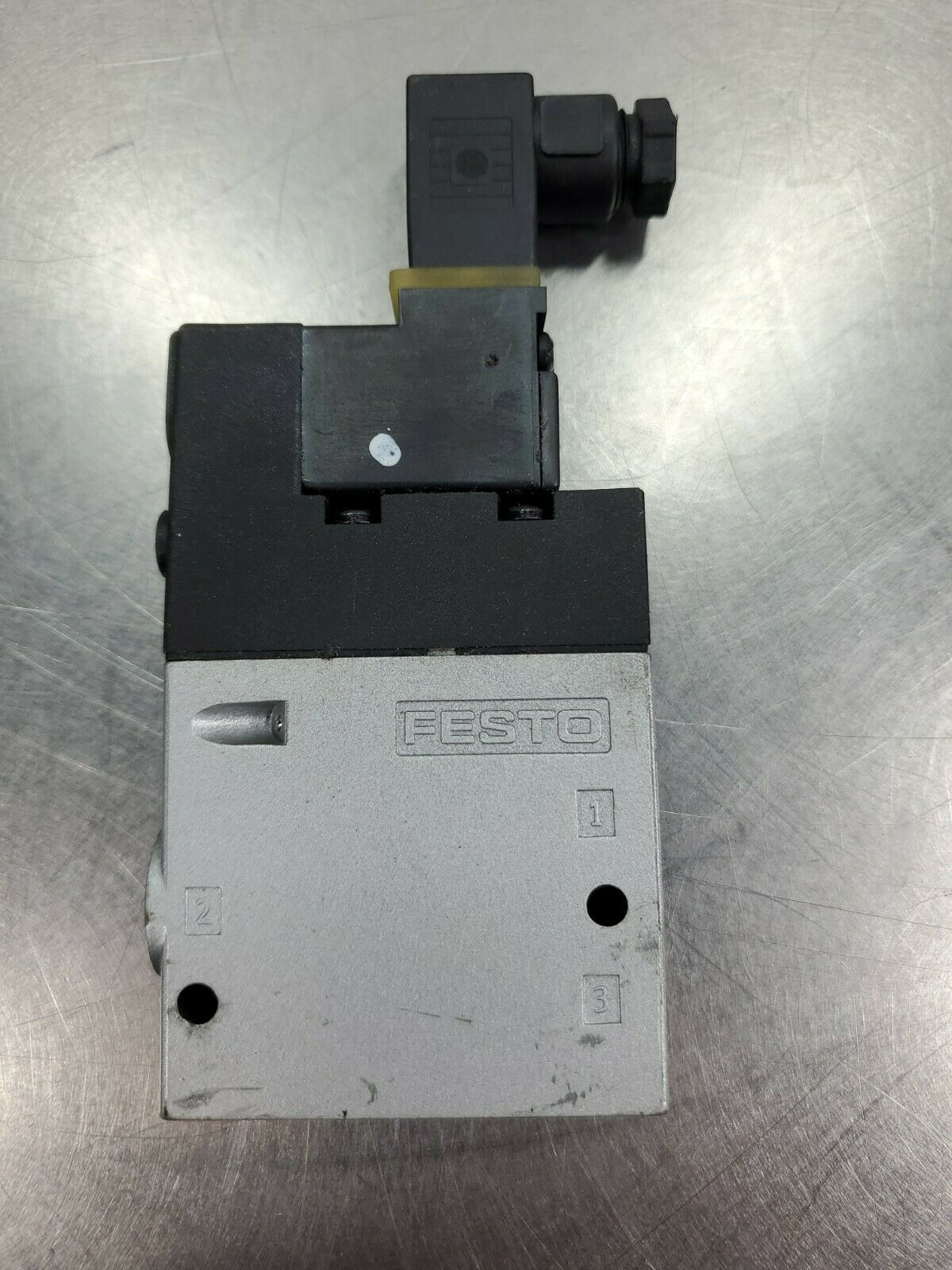 FESTO Valve Part CPE18-M1H-3GL-1/4 with  FEST0 MSEB-3-24V DC.                 6E