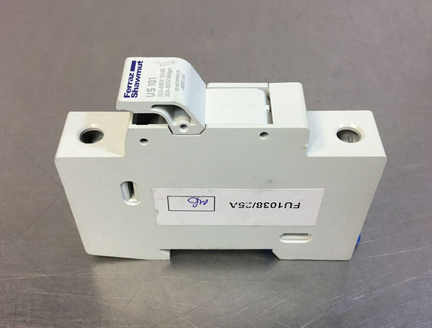 Ferraz Shawmut US 101 Fuse Holder w/ FWC-32A10F Fuse.    4D
