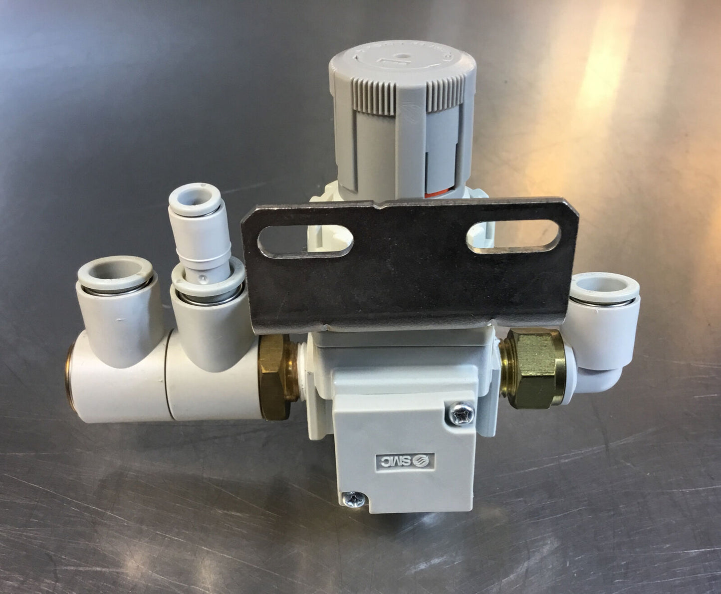 SMC  ARP20-02B-1  Pneumatic Regulator       6B