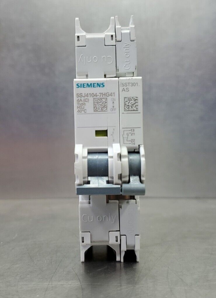 SIEMENS 5SJ4104-7HG41 4A CIRCUIT BREAKER w/5ST3010-0HG AUXILIARY SWITCH.   4E-17