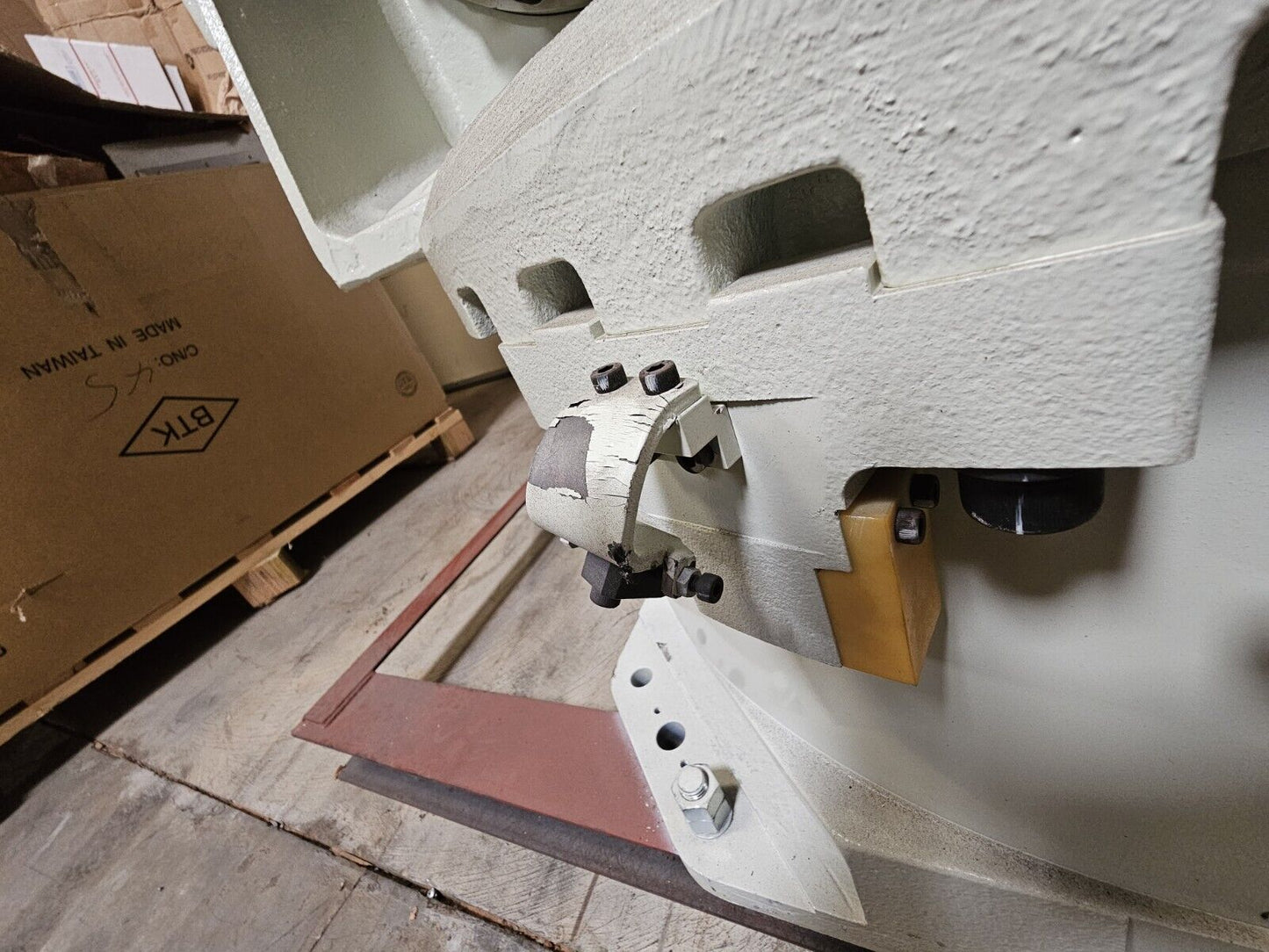 Kawasaki ZZX300S B Robot w/ D32F D001 CONTROL CAB/50817-1347 Teach PENDANT