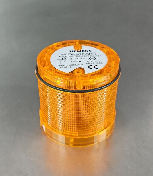SIEMENS 8WD4-420-5DD SAFETY LIGHT.                                 Loc 3D-15
