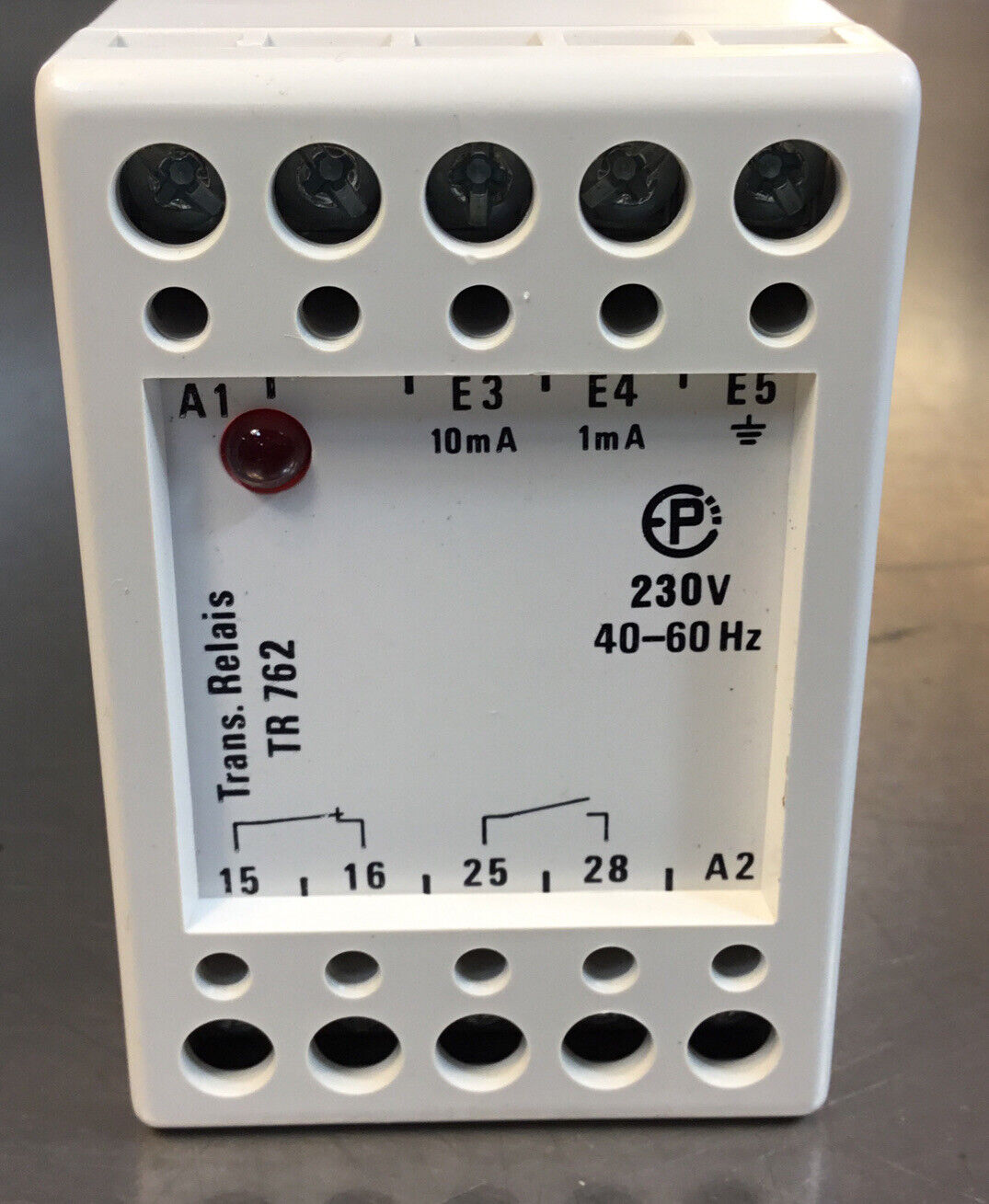 Trans. Relais  TR 762  Relay 220V 40-60Hz.     4C