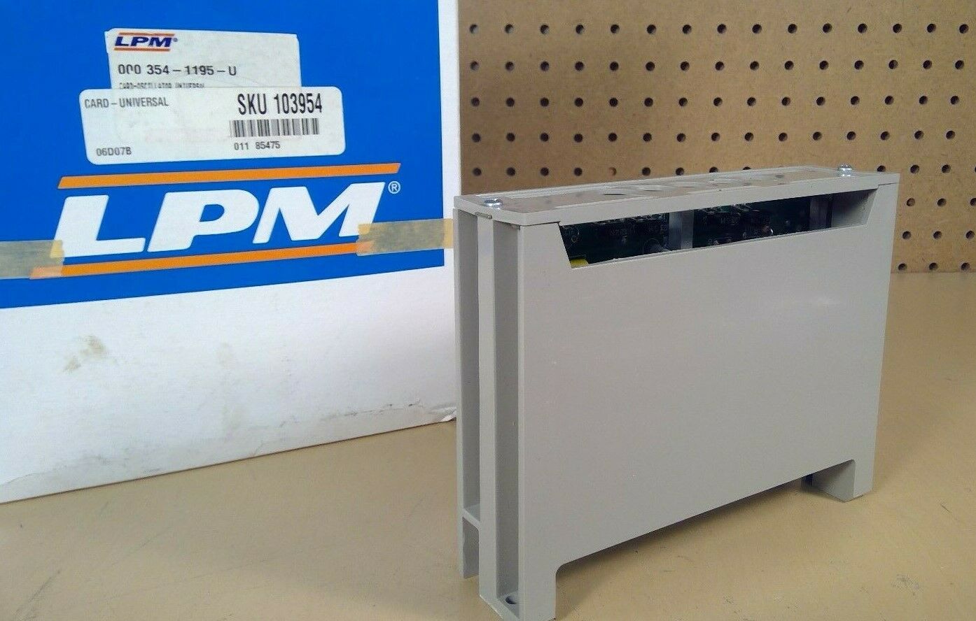 LPM - Lift Parts MFG 000 354-1195-U Card Universal                         3D-23