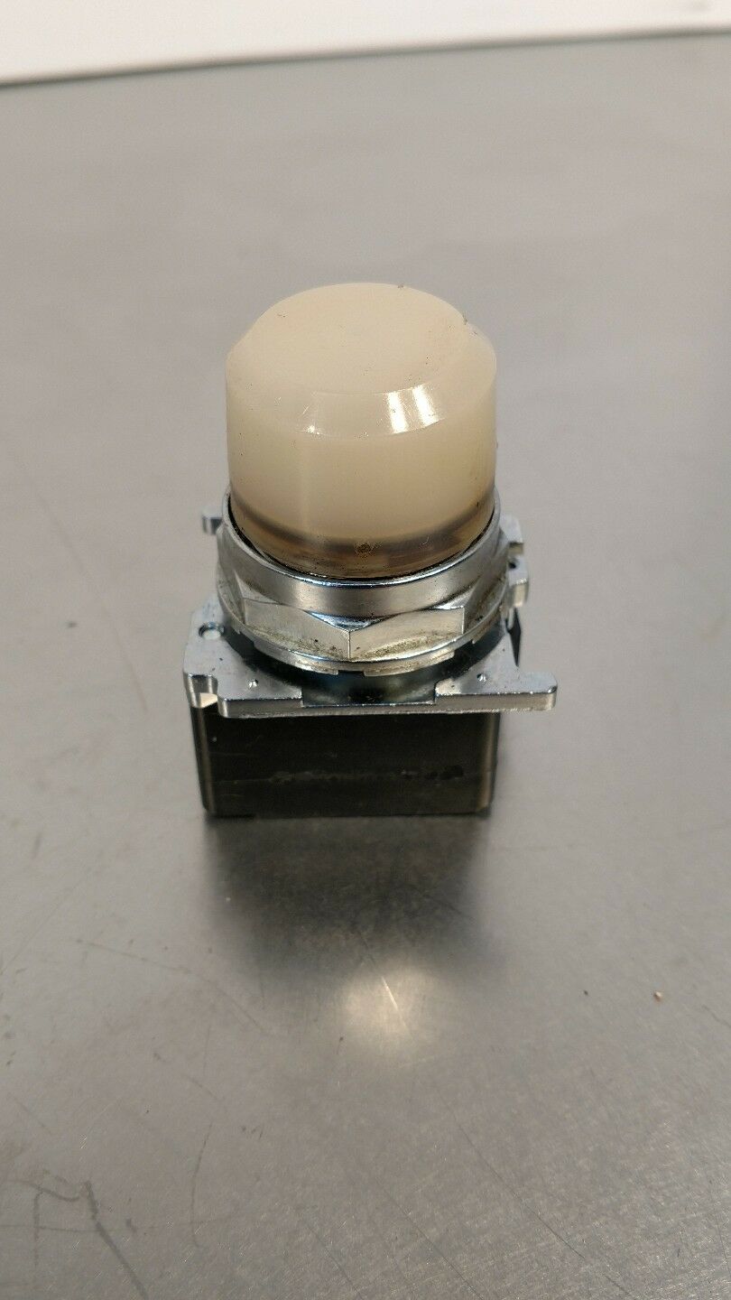 CUTLER-HAMMER 10250T White Button 4A