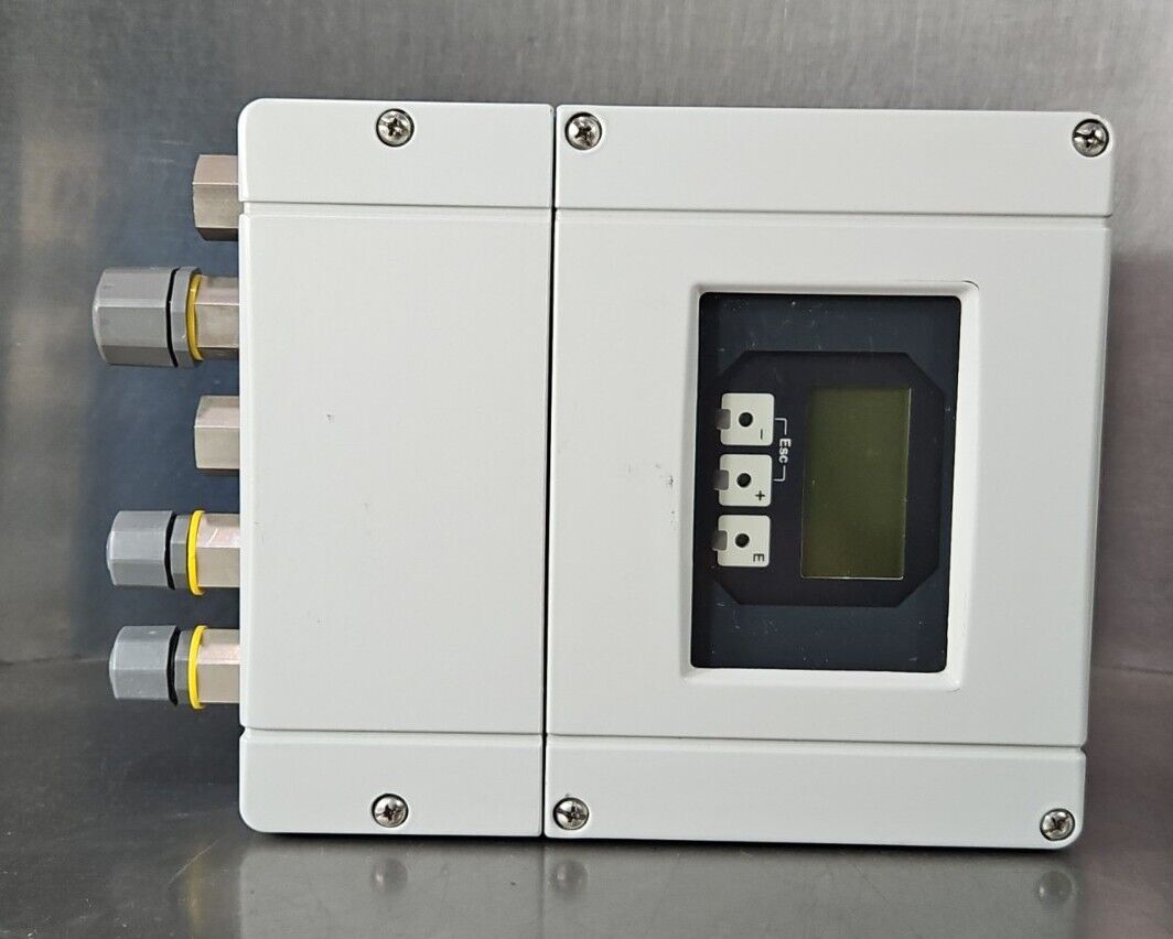 E+H PROMAG 53 Flowmeter 53P15-EL1B1AC5BBAD - 20-55VAC/16-62VDC15VA.       Loc 6E
