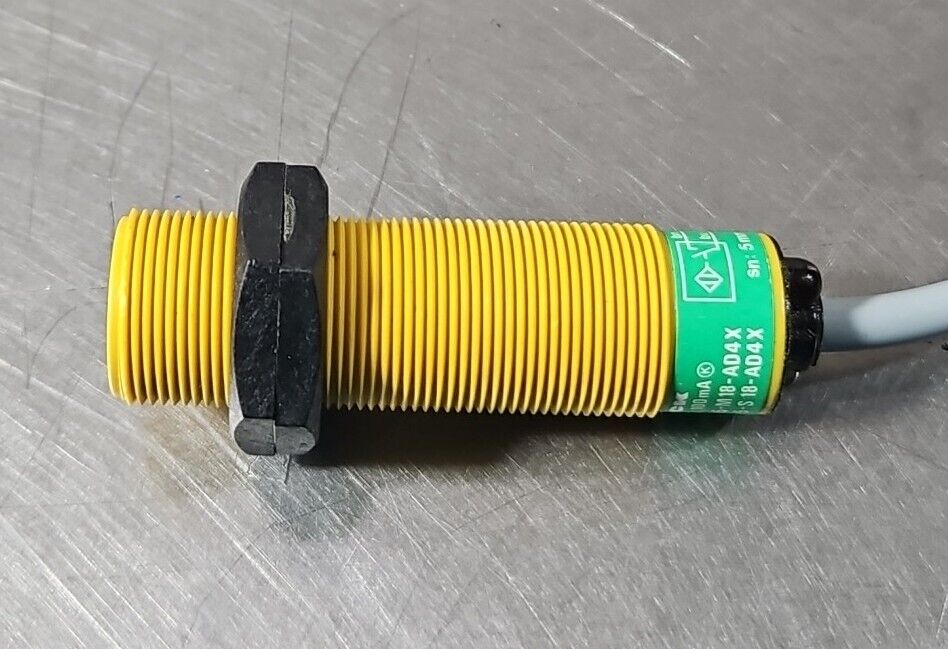 Turck BI5-S18-AD4X Proximity Sensor.                                   Loc5E-21